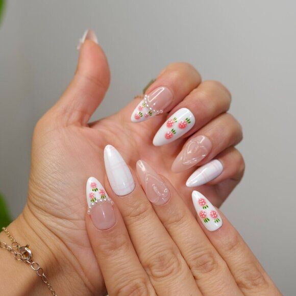 tipsy | Handmade Press On Nails | Almond Medium | 3D Nail Art | Strawberry Press - Picture 5 of 15